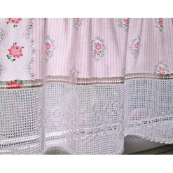 Barosa Gardine, Scheibengardine mit rosa Rosen und gehäkelter Borte in weiß - Handarbeit