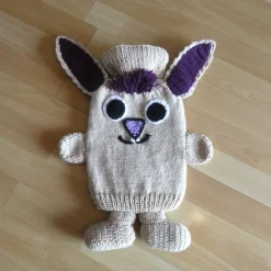 Clearance CreativBaer Gestrickter Wärmflaschenbezug - Hase - beige-lila - inkl.Wärmflasche