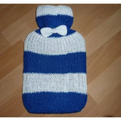 Clearance CreativBaer Gestrickter Wärmflaschenbezug - blau-weiß gestreift mit Schleife inkl.Wärmflasche