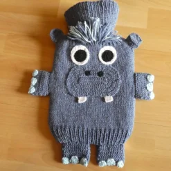 Wärmflaschen^CreativBaer Gestrickter Wärmflaschenbezug - Nilpferd - inkl.Wärmflasche