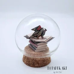 T4PaperArt Glaskugel Diorama Miniaturbücher Magische Tierwesen - Origami Drache - Papierskulpturen
