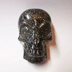 Alarnas Welt Glitzernder Totenkopf aus Resin – 4 cm