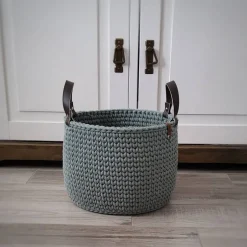 Best ViasHomeDecor Großer Häkelkorb mit Holzboden & Kunstlederhenkeln – Aufbewahrungskorb XL