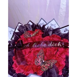Best Boujee Bouquets and more Handgefertigter Rosenstrauß mit roten Glitzerrosen – Herzstrauß als romantisches Geschenk