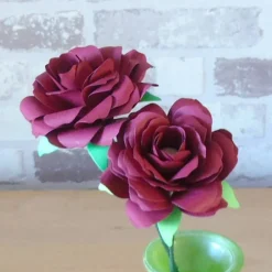 Büchertruhe Handgemachte dunkelrote Papierrose – Geschenkidee & Dekoration für Muttertag, Valentinstag & mehr