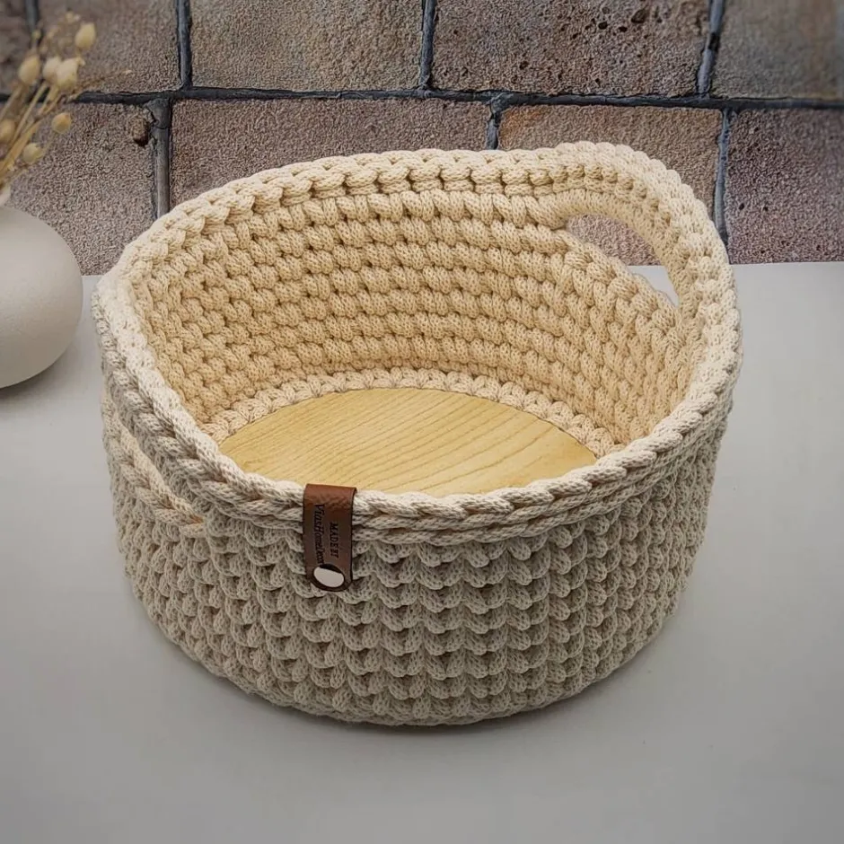 Textil-Brotkörbe^ViasHomeDecor Häkelkorb mit Holzboden & Henkeln – handgemachter Brotkorb, Gästehandtuchkorb oder Geschenkkorb