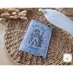 Angeln^UnVergleichliches Hülle / Etui für den Angelpass / Angelschein Angler personalisierbar mit Namen  Petri Heil