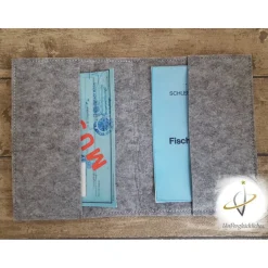 UnVergleichliches Hülle / Etui für den Angelpass / Angelschein Angler personalisierbar mit Namen  Petri Heil