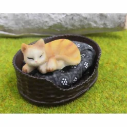 Best SaBienchenshop Miniatur Katzenkorb mit Katze – Deko & Basteln fürs Puppenhaus | Auswahl möglich
