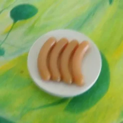 Best SaBienchenshop Miniatur Wurst 4 Wienerle oder Bratwürstchen 1:12 für Puppenhaus Küche, Krippenbau & Deko - Polymerclay & Holz