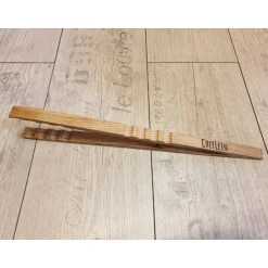 AlexandrasKreativwerkstatt personalisierte Grillzange / Würstchenzange / 39cm / Eiche geölt