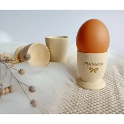 Clearance SelfmadeStudio Personalisierter Eierbecher aus Holz mit Name & Symbol – Geschenkidee zu Ostern & Frühstück