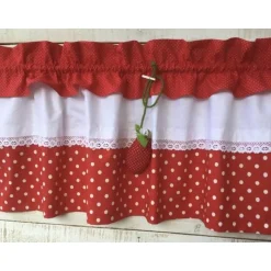 Best Malwine Skandihus Scheibengardine Dot’s Rot Weiß mit Deko Stoff Erdbeere – Handarbeit, Baumwolle, Klöppelspitze