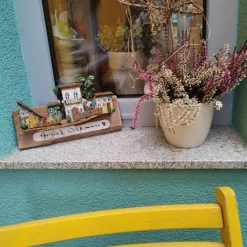 GIDDIS FILZBOUTIQUE Türschild mit Dekohäuser, "Willkommen, Holzarbeit