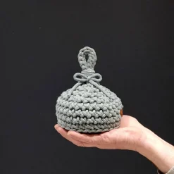 Best ViasHomeDecor Türstopper gehäkelt mit Schlaufe – auch als Fensterstopper oder Buchstütze