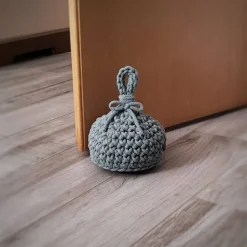 Best ViasHomeDecor Türstopper gehäkelt mit Schlaufe – auch als Fensterstopper oder Buchstütze