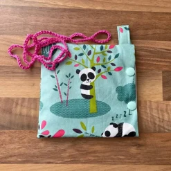 Alltagshilfen^Feludara-Design Wasserabweisende Kathetertasche für Chemotherapie – Handgemacht, individuell, hautschonend, Panda-Design