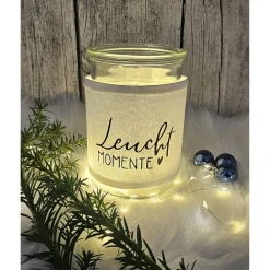 Deko-Objekte^Nadelkonfetti Windlicht I Laterne I Glas mit Banderole aus Stoff I Weihnachtslicht I Leuchtmomente
