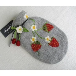 Wärmflaschen^Maoma-Kreativdesign Wärmflasche gefilzt Filzwärmflasche mit Erdbeeren und Erdbeerblüten